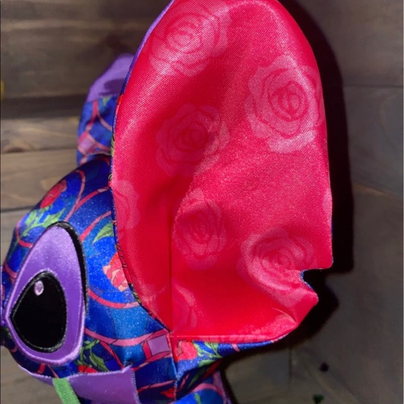 Disney stitch crashes beauty and the beast - Picture 3 of 5